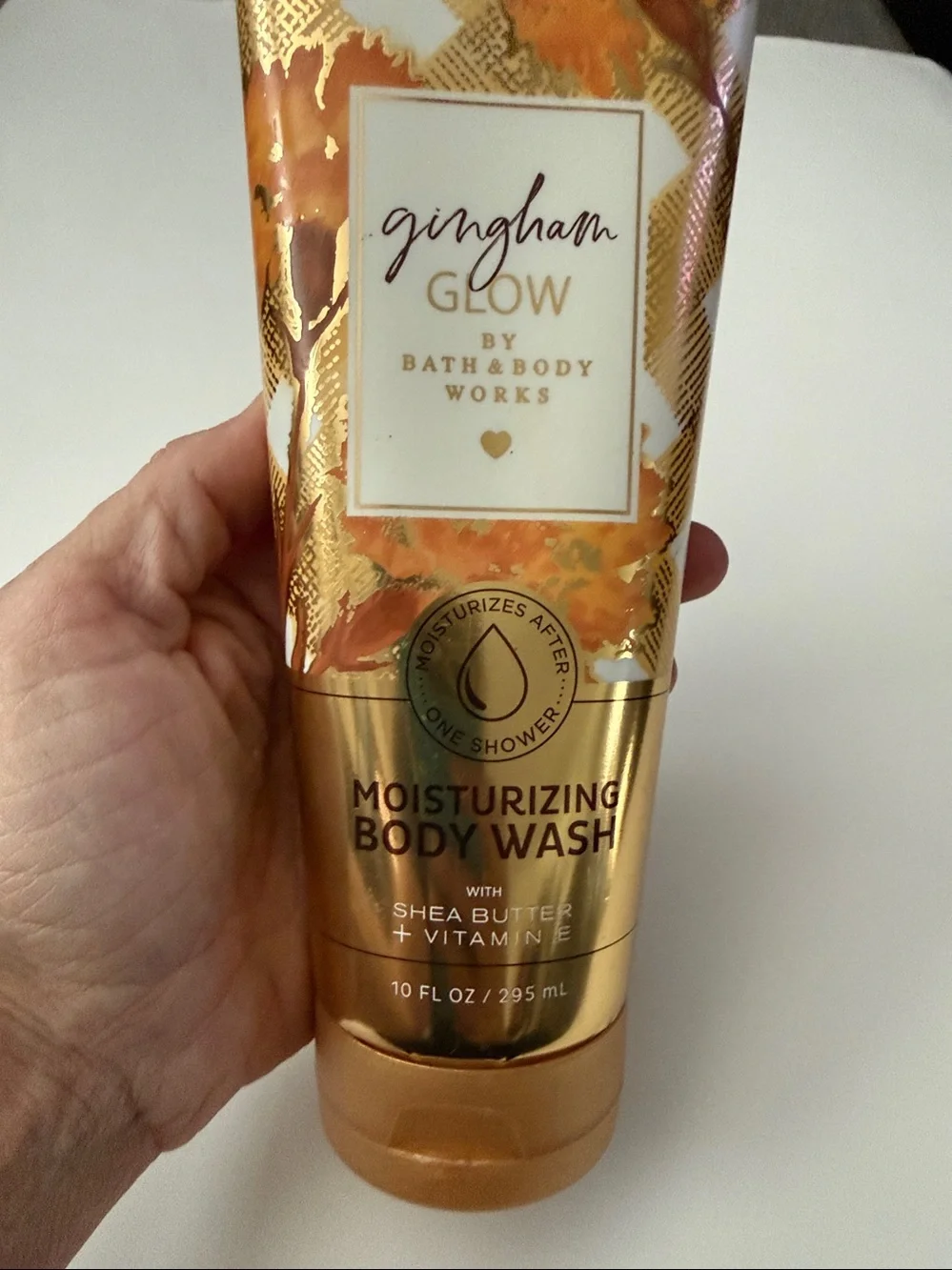 Bath & Body Works Gingham Glow Moisturizing Body Wash NEW 10 Fl oz. / 295 mL